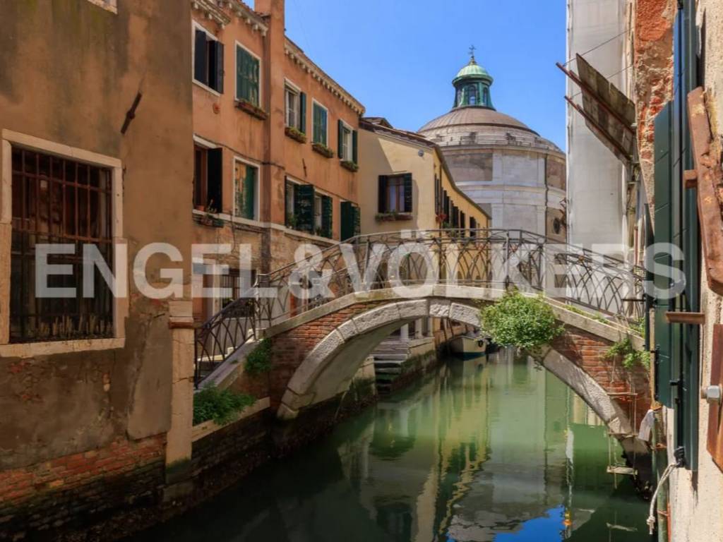 locale commerciale in vendita a Venezia in zona Sestiere Cannaregio