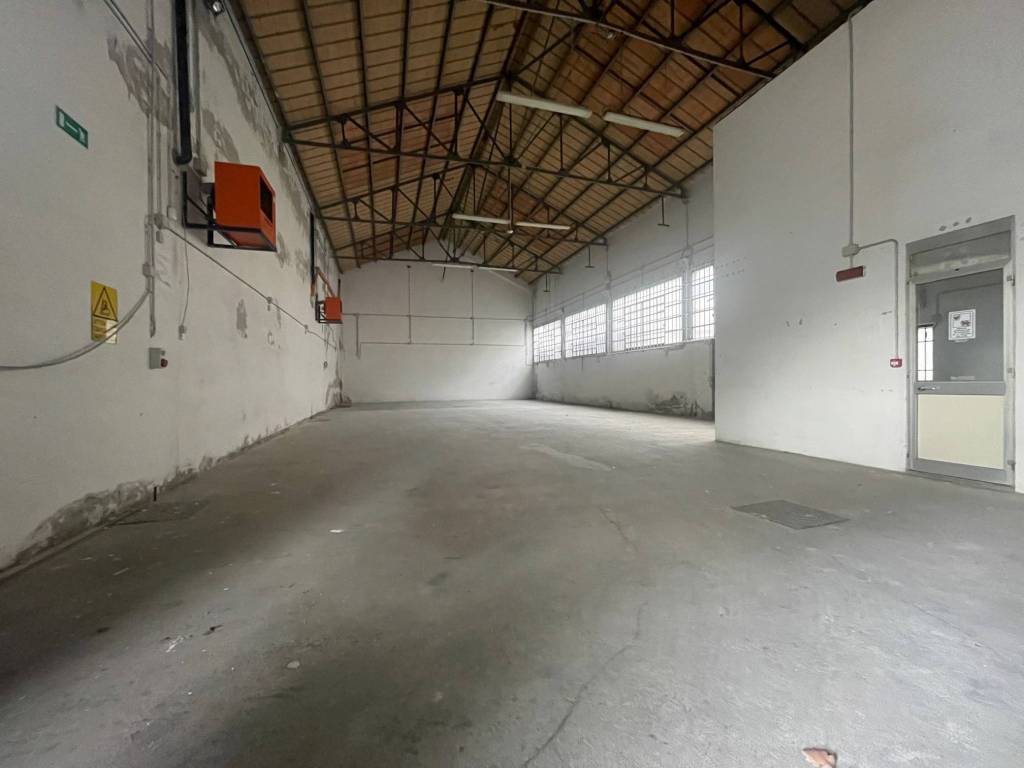 negozio in vendita a Venezia in zona Marghera
