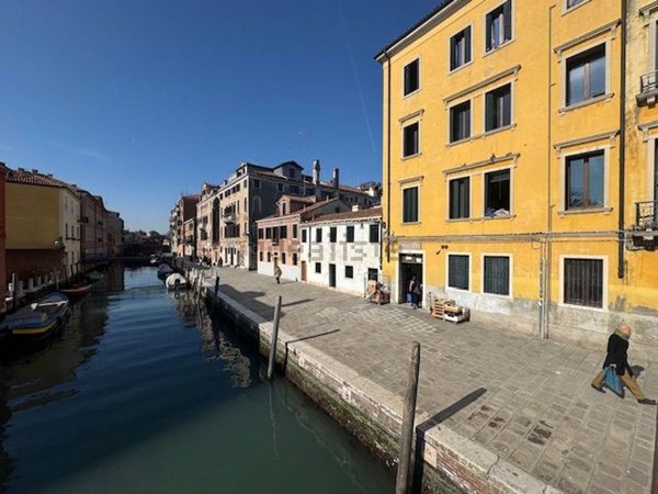 appartamento in vendita a Venezia in zona Sestiere Dorsoduro