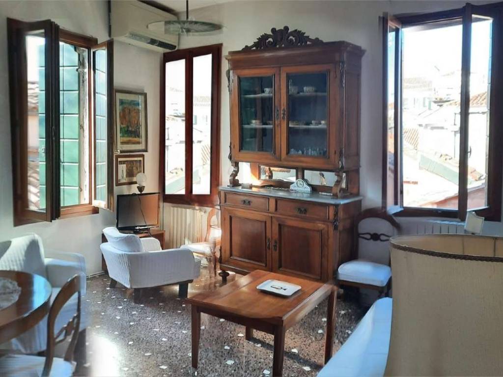 appartamento in vendita a Venezia in zona Sestiere Dorsoduro