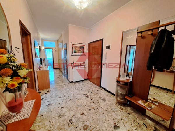 appartamento in vendita a Venezia in zona Lido di Venezia