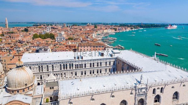locale di sgombero in vendita a Venezia in zona Sestiere San Marco