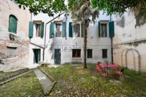 appartamento in vendita a Venezia in zona Sestiere Dorsoduro