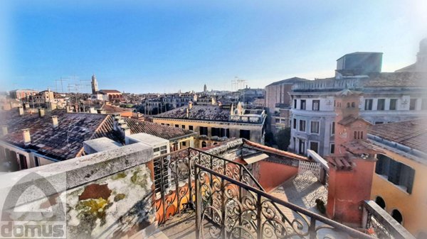 appartamento in vendita a Venezia in zona Sestiere San Polo