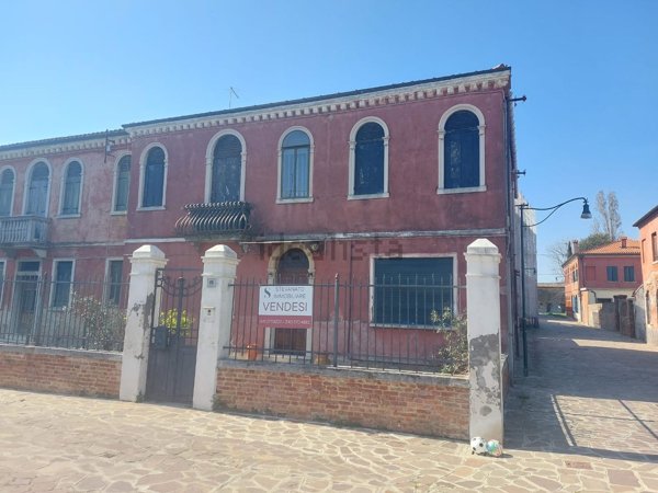 appartamento in vendita a Venezia in zona Murano