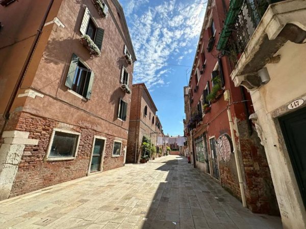 appartamento in vendita a Venezia in zona Sestiere Dorsoduro