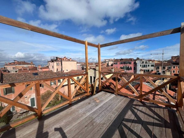 casa indipendente in vendita a Venezia in zona Sestiere Cannaregio