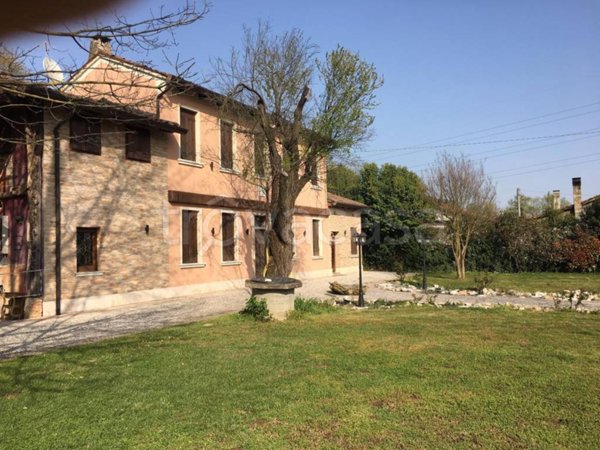 casa indipendente in vendita a Venezia in zona Trivignano