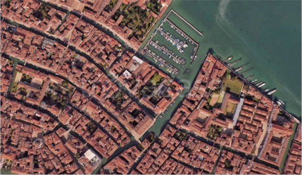 negozio in vendita a Venezia in zona Mestre