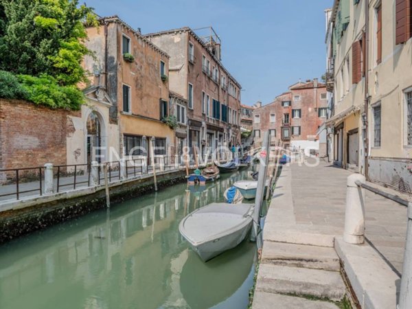 negozio in vendita a Venezia in zona Sestiere Dorsoduro