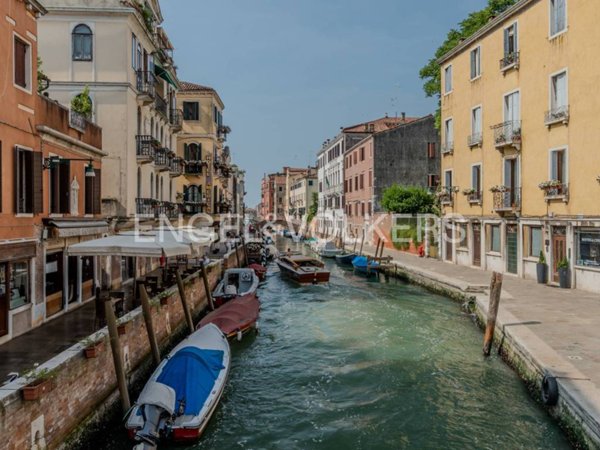 negozio in vendita a Venezia in zona Sestiere Dorsoduro