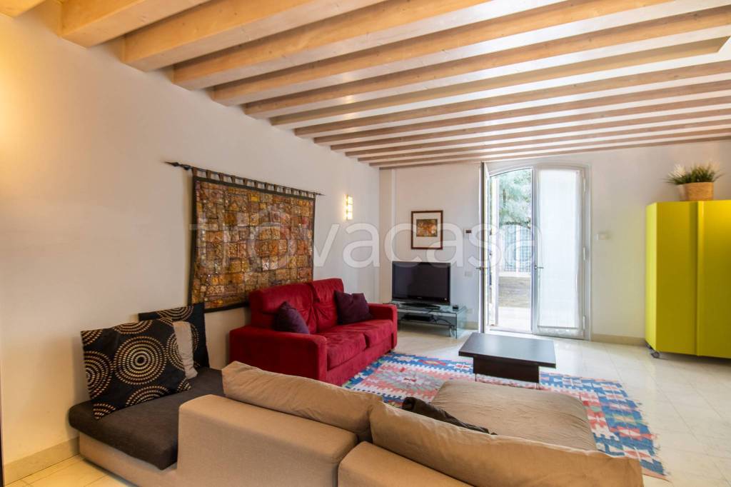 casa indipendente in vendita a Venezia in zona Sestiere Santa Croce
