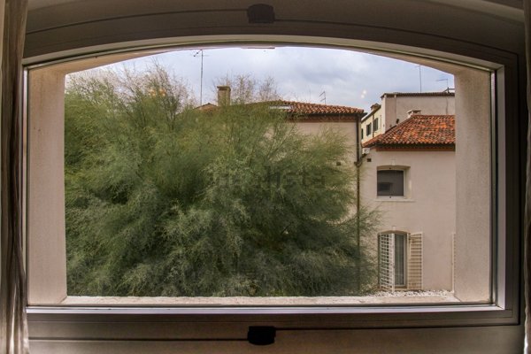 esavano in vendita a Venezia in zona Sestiere Santa Croce