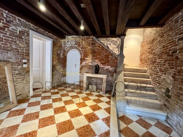 appartamento in vendita a Venezia in zona Sestiere San Polo