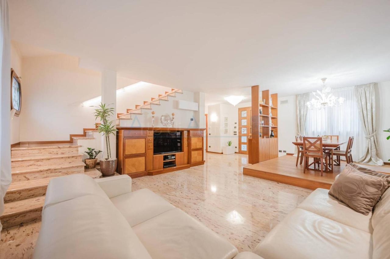 casa indipendente in vendita a Venezia in zona Mestre
