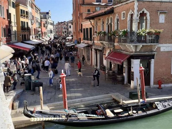 negozio in vendita a Venezia in zona Sestiere Santa Croce