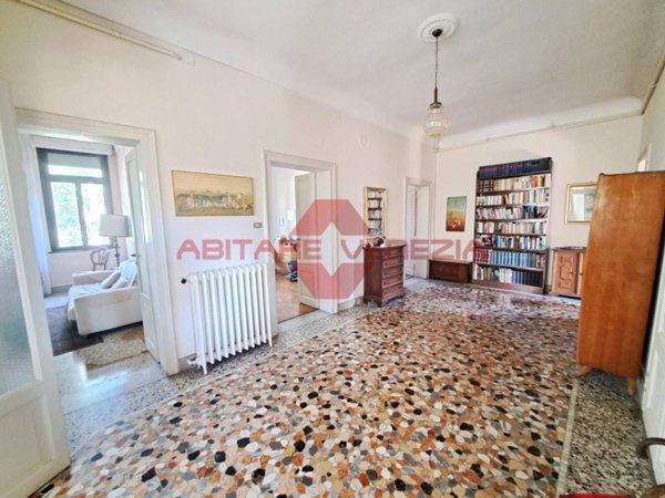 appartamento in vendita a Venezia in zona Lido di Venezia