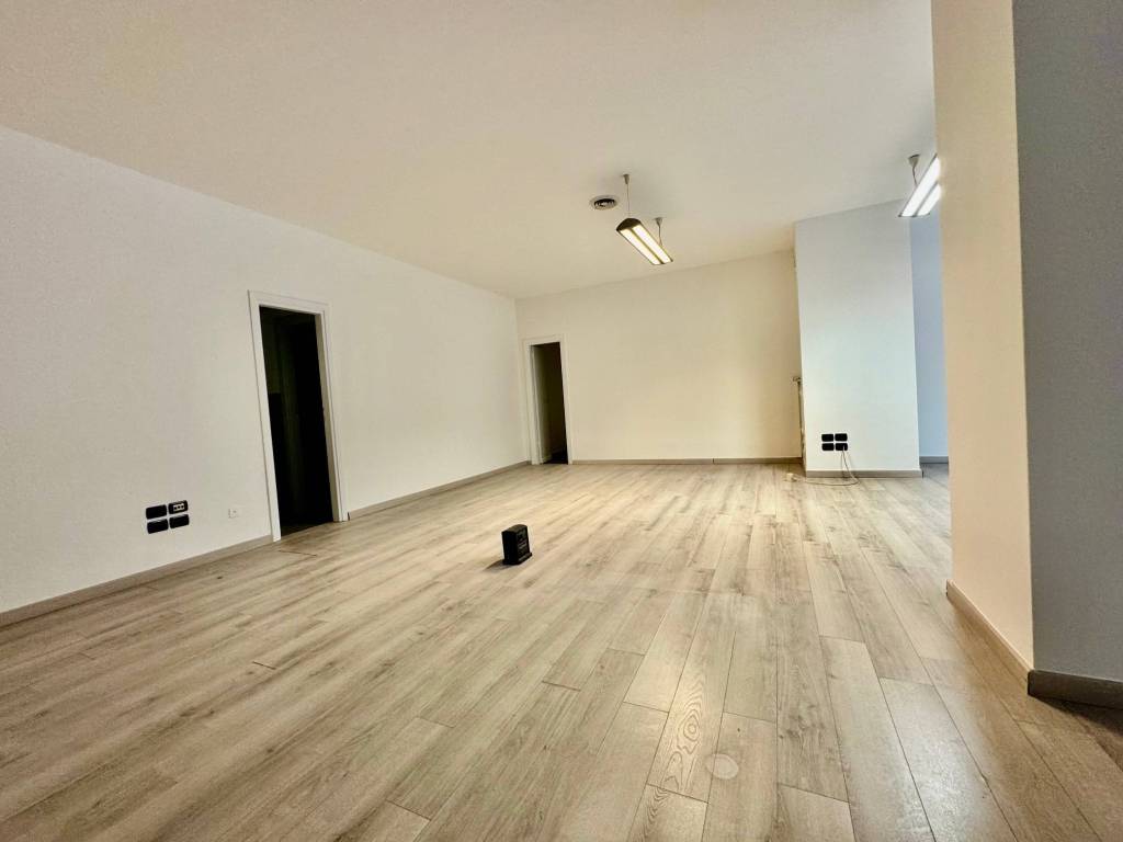 negozio in vendita a Venezia in zona Marghera
