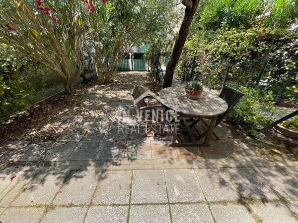 appartamento in vendita a Venezia in zona Lido di Venezia