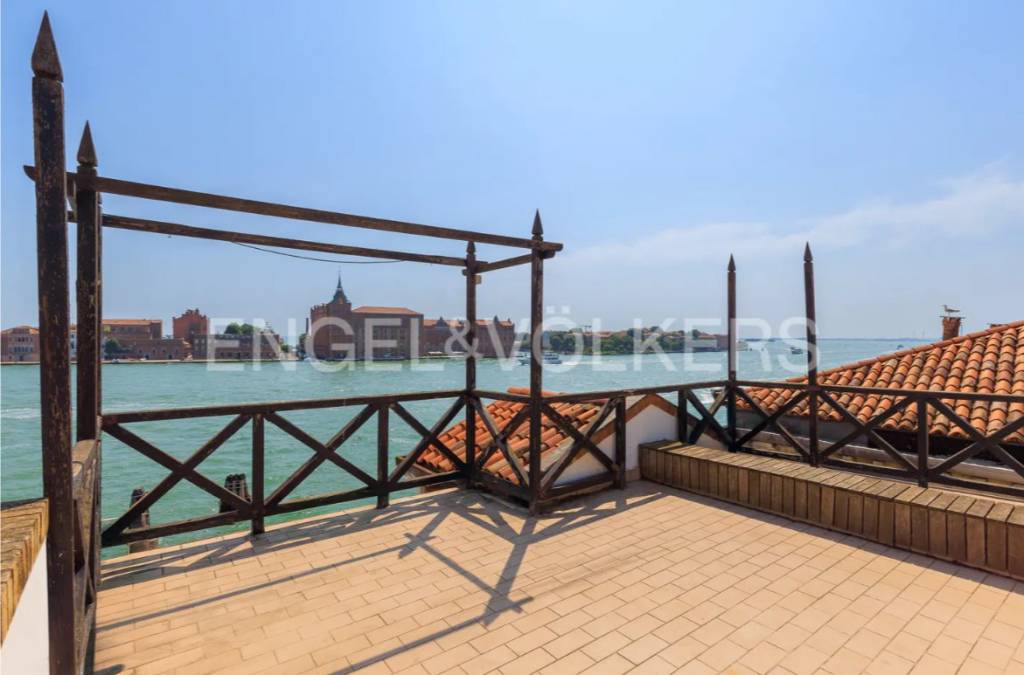 appartamento in vendita a Venezia in zona Sestiere Dorsoduro
