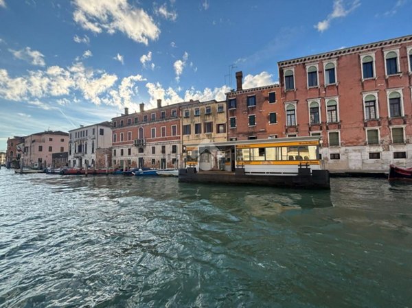 locale di sgombero in vendita a Venezia in zona Sestiere Santa Croce