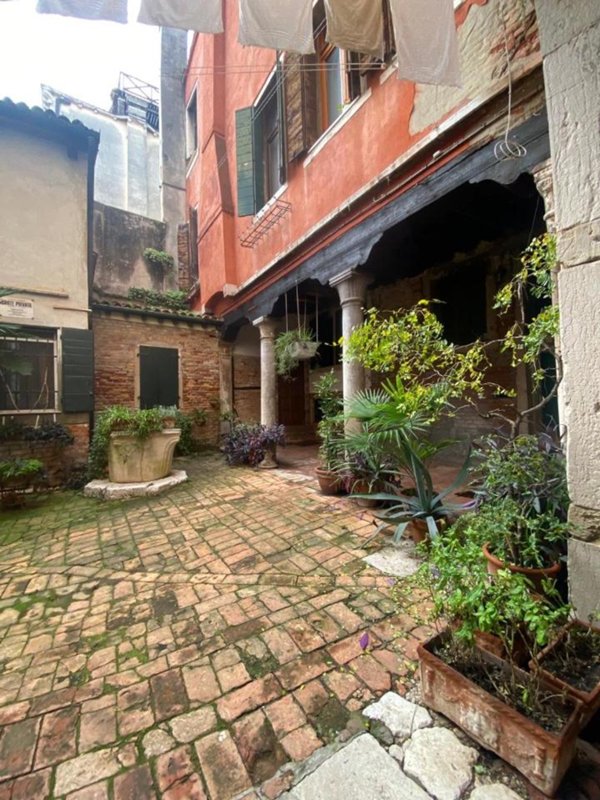 appartamento in vendita a Venezia in zona Sestiere Santa Croce