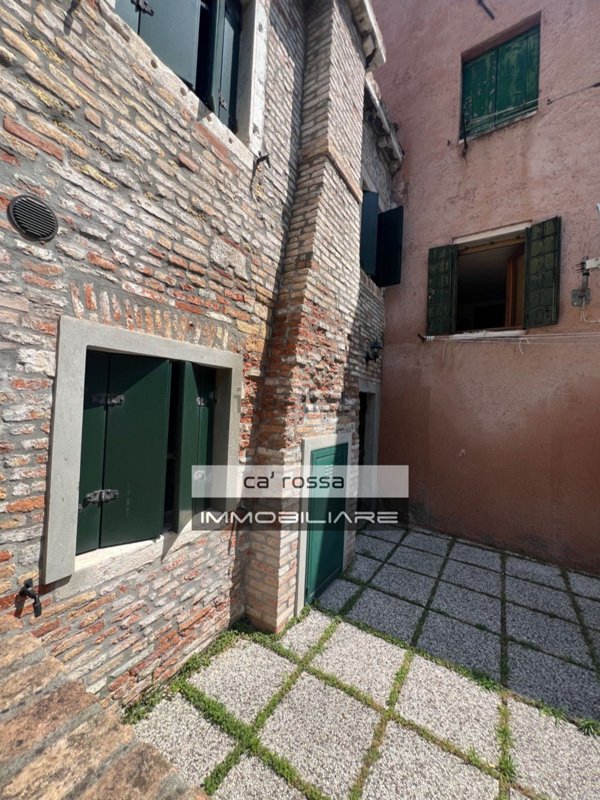 quadrivano in vendita a Venezia in zona Sestiere Santa Croce