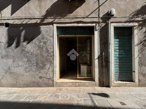 negozio in vendita a Venezia in zona Sestiere Santa Croce