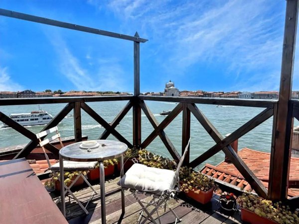appartamento in vendita a Venezia in zona Sestiere Dorsoduro