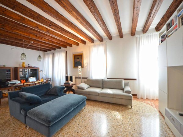 casa semindipendente in vendita a Venezia in zona Sestiere Santa Croce
