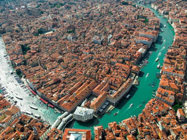 intera palazzina in vendita a Venezia in zona Sestiere San Polo