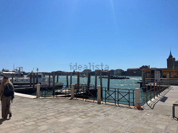 locale di sgombero in vendita a Venezia in zona Sestiere Dorsoduro