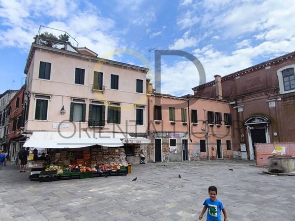 negozio in vendita a Venezia in zona Sestiere Santa Croce