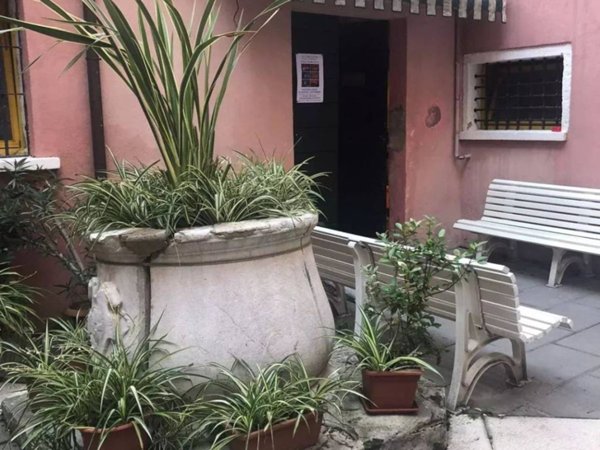locale commerciale in vendita a Venezia in zona Sestiere Castello