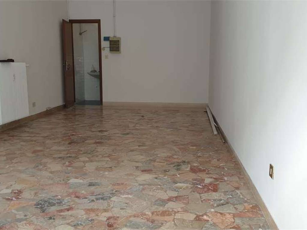 negozio in vendita a Venezia in zona Mestre
