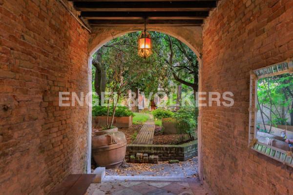 appartamento in vendita a Venezia in zona Sestiere Dorsoduro