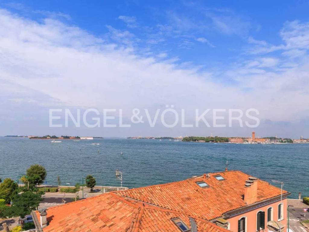 appartamento in vendita a Venezia in zona Lido di Venezia
