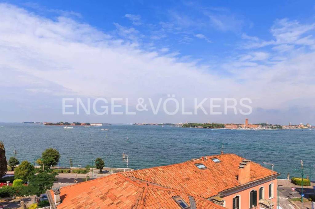 appartamento in vendita a Venezia in zona Lido di Venezia