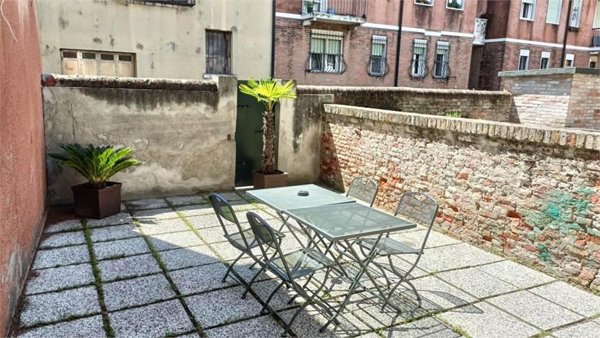 negozio in vendita a Venezia in zona Sestiere Santa Croce