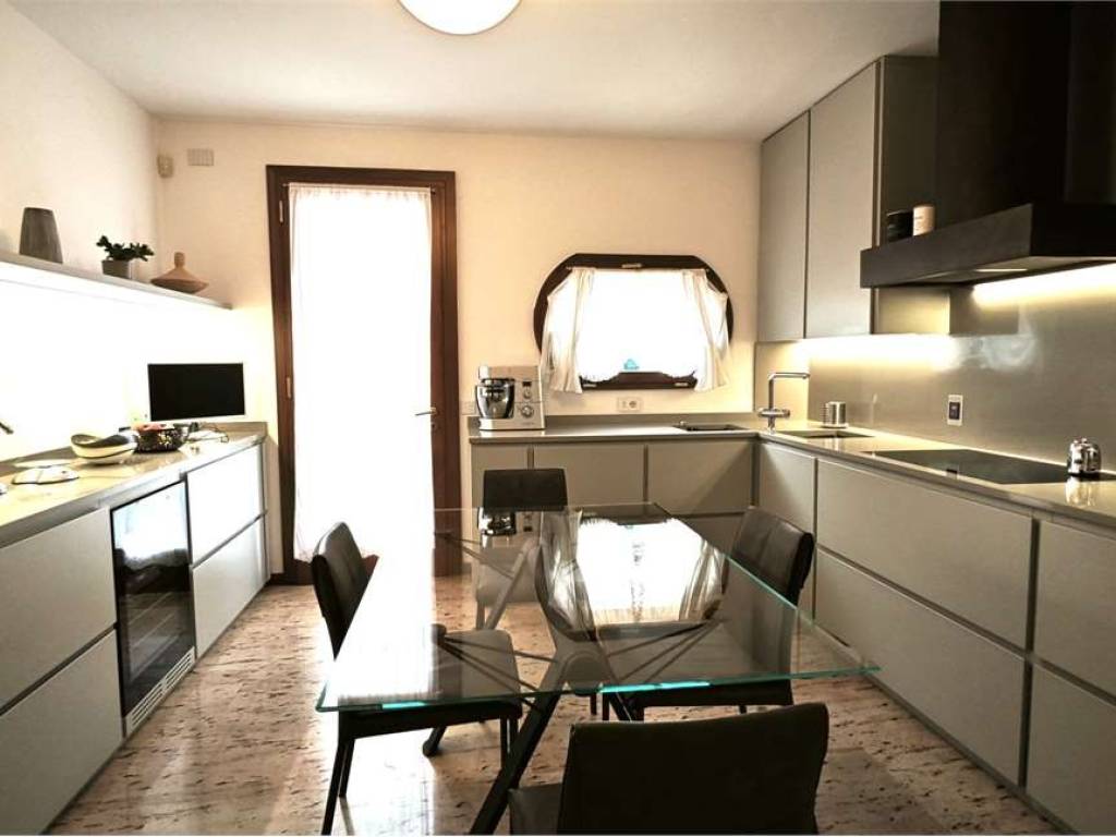casa indipendente in vendita a Venezia in zona Mestre
