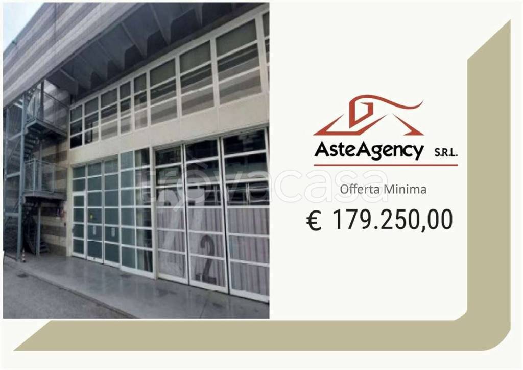 negozio in vendita a Venezia in zona Marghera