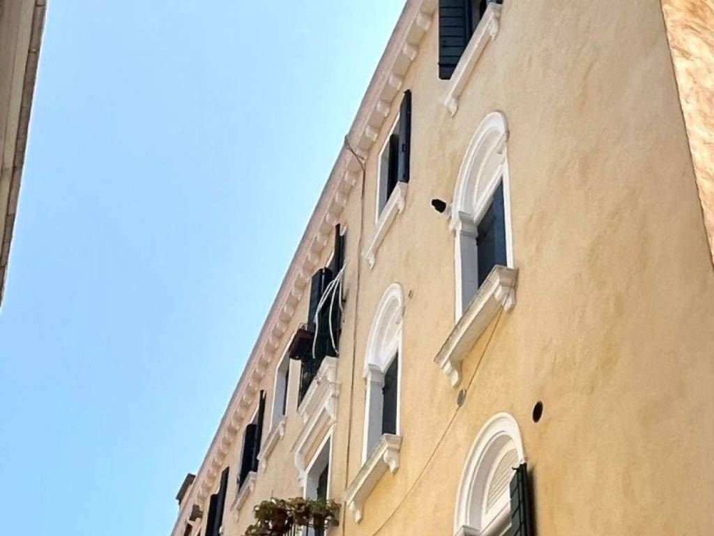 appartamento in vendita a Venezia in zona Sestiere Castello