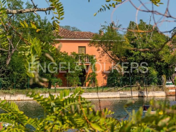 casa indipendente in vendita a Venezia in zona Lido di Venezia