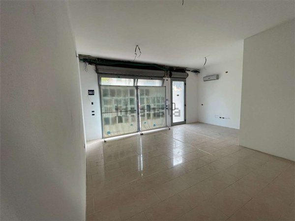 negozio in vendita a Venezia in zona Mestre