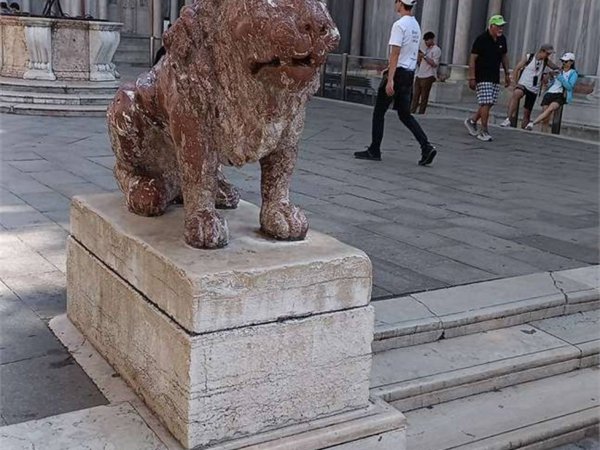 intera palazzina in vendita a Venezia
