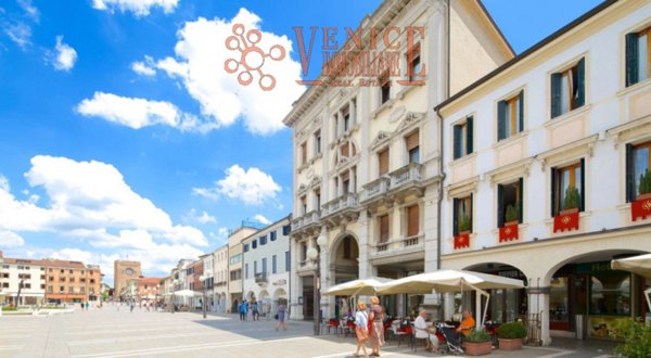 negozio in vendita a Venezia in zona Mestre
