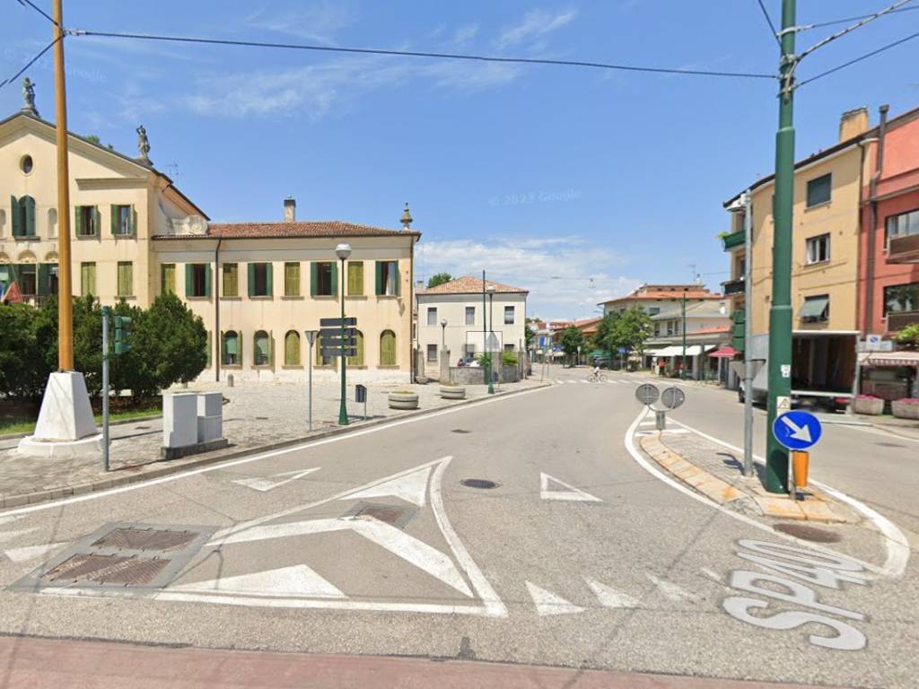 negozio in vendita a Venezia in zona Favaro Veneto