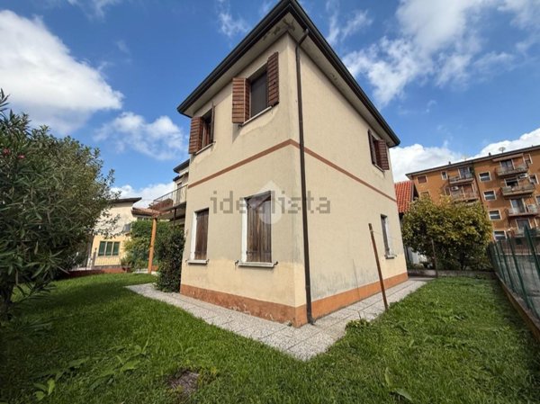 appartamento in vendita a Venezia in zona Mestre