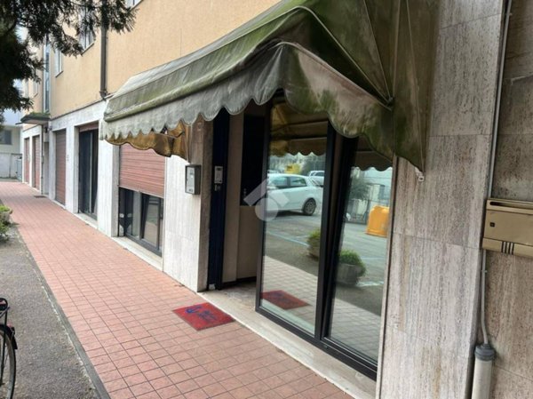 negozio in vendita a Venezia in zona Mestre