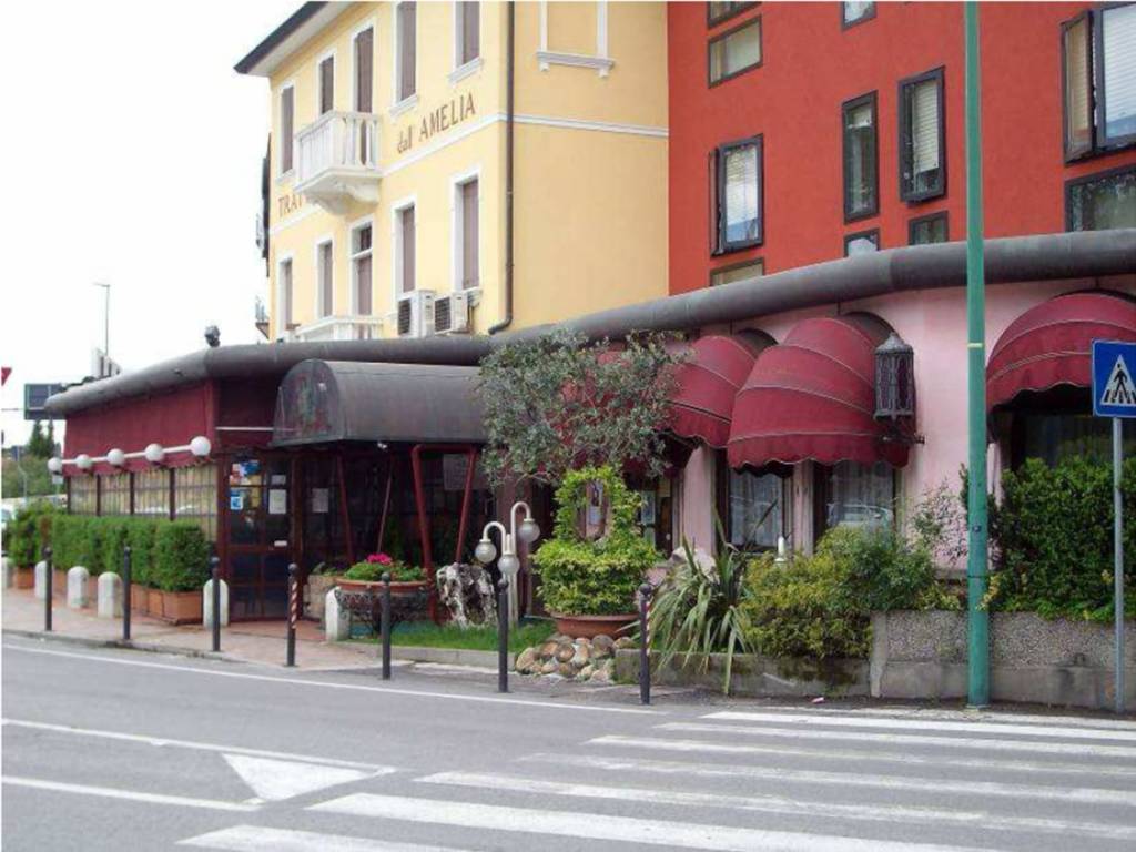 negozio in vendita a Venezia in zona Marghera